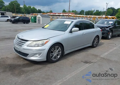 2014 Hyundai Genesis 3.8 z USA, uszkodzony, nr VIN KMHGC4DD0EU265832